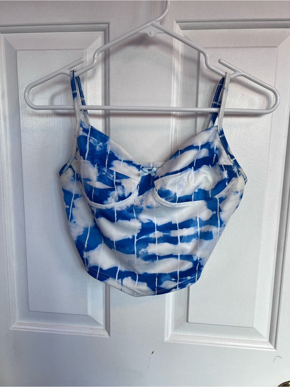 Cute tank top! Blue and White